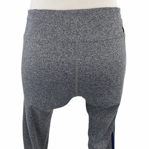 The North Face Pulse Gray Cropped Leggings - Picture 7 of 16